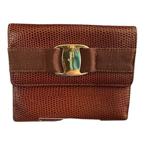 SALVATORE FERRAGAMO Wallet Pre Owned Leather Authentic in VERY GOOD CONDITION